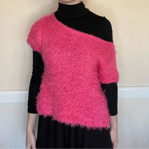 Fuzzy pink of shoulder top